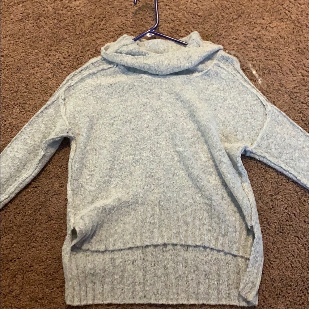 Super cute turtle neck perfect condition